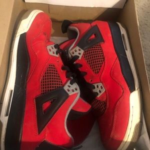 Jordan 4 toro